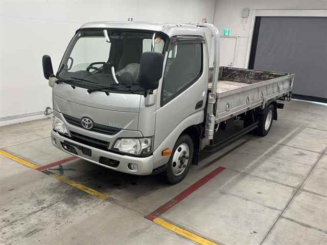 2017 Toyota Dyna auction photo 4