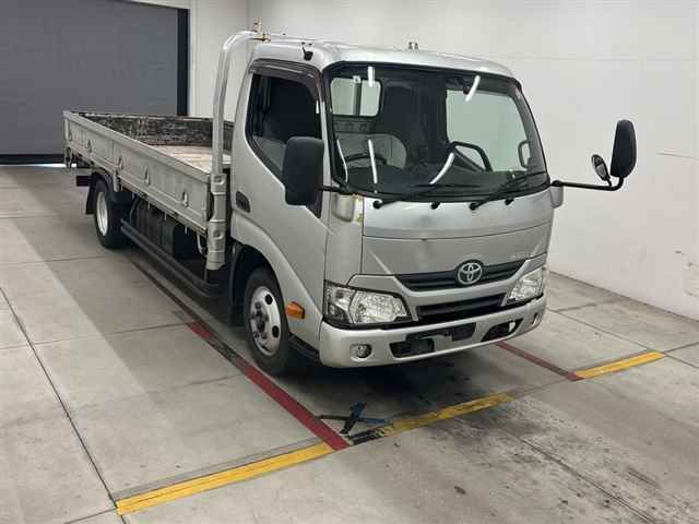 Japan Auction Vehicles 11 2017 Toyota Dyna auction photo