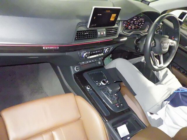 2019 Audi Q5 45TFSIクワトロスポ 4WD auction photo 3