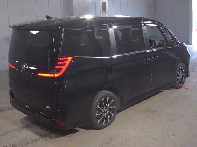 2023 Toyota Noah S-Z auction photo 5