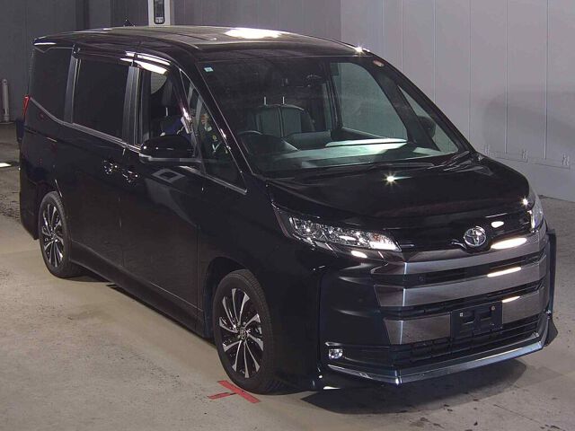 2023 Toyota Noah S-Z selected Japan auction vehicle