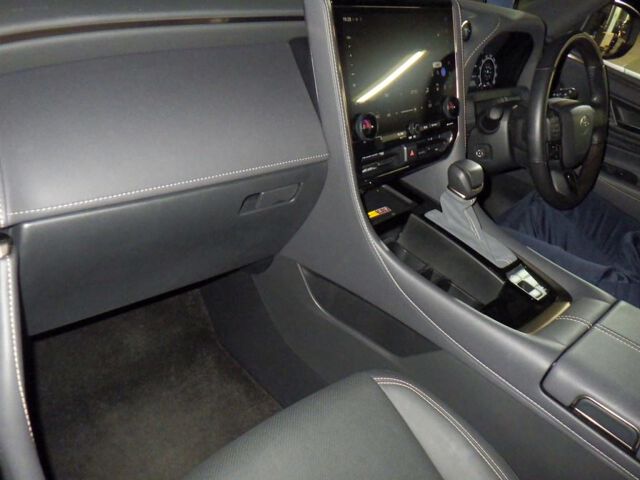 2024 Toyota Alphard Z auction photo 3