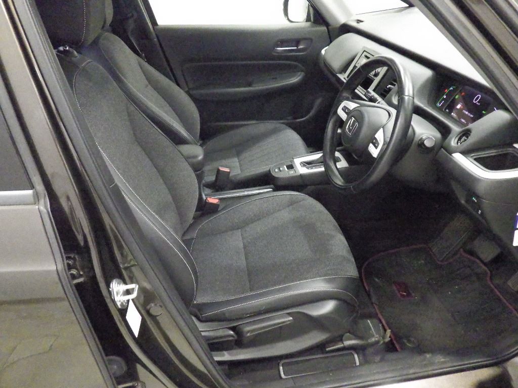 2020 Honda Fit e:HEVホーム auction photo 6