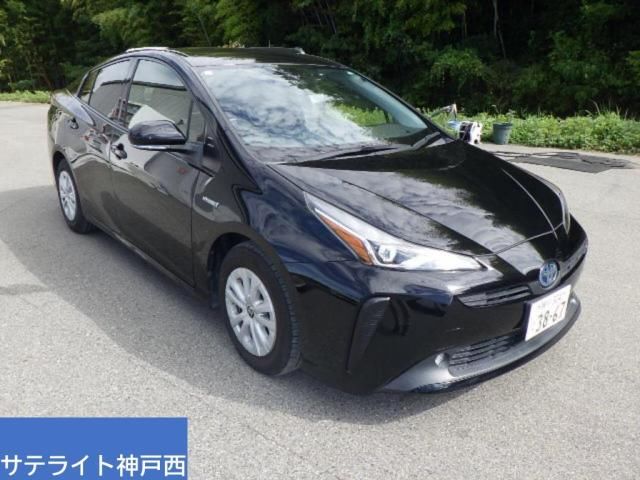 Japan Auction Vehicles 5 2019 Toyota Prius S auction photo
