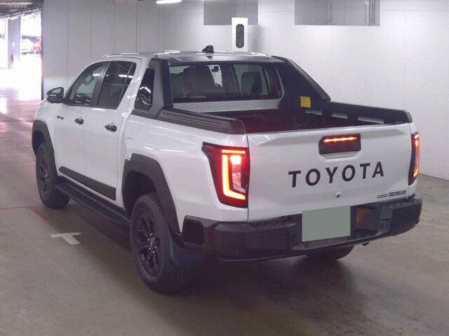 2026 Toyota Hilux Z Adventure 4WD auction photo 2