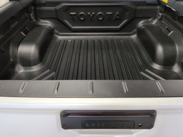 2026 Toyota Hilux Z Adventure 4WD auction photo 3