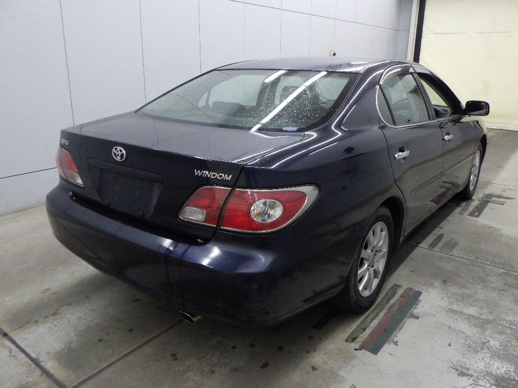 2003 Toyota ウィンダム SED 3.0G auction photo 2