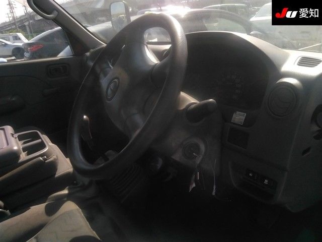 2004 Isuzu コモ V auction photo 5