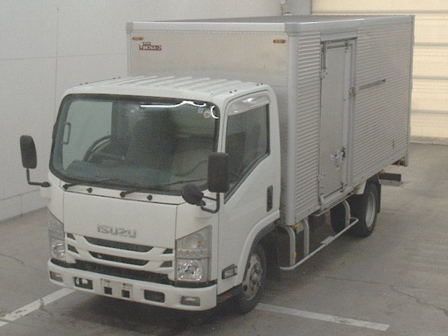 2017 Isuzu Elf Van Japan auction vehicle