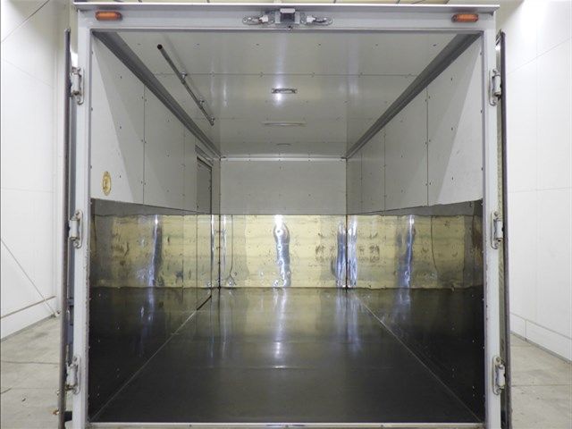 2017 Isuzu Elf Van auction photo 4
