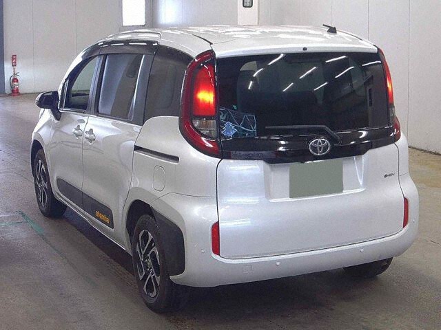 2025 Toyota Sienta Hybrid G ​​4WD auction photo 2