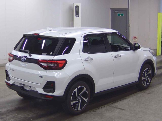 2021 Toyota Raize ハイブリッドZ auction photo 5