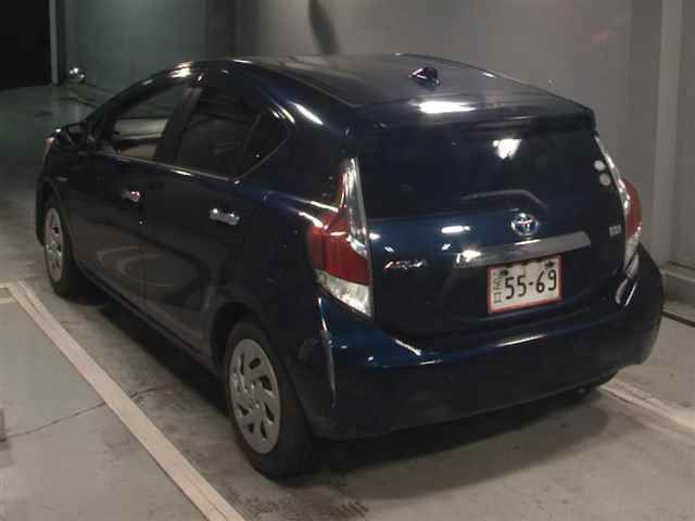 2017 Toyota Aqua Sスタイルブラック auction photo 2