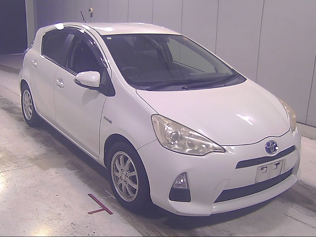 2012 Toyota Aqua S Japan auction vehicle