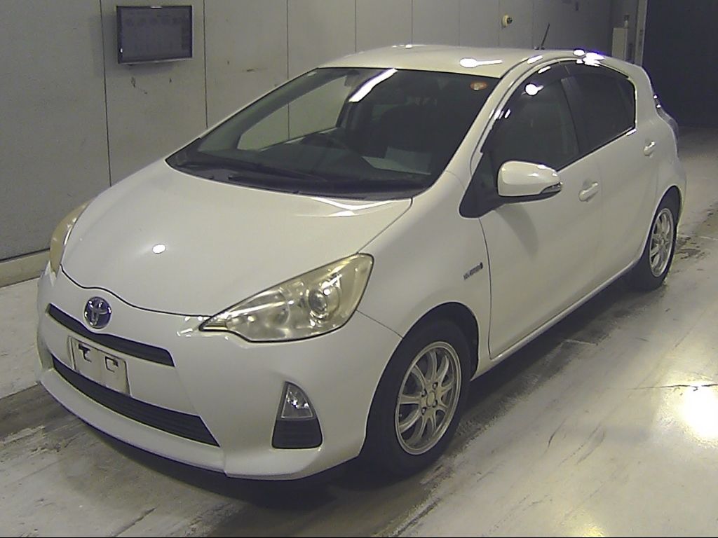2012 Toyota Aqua S auction photo 4