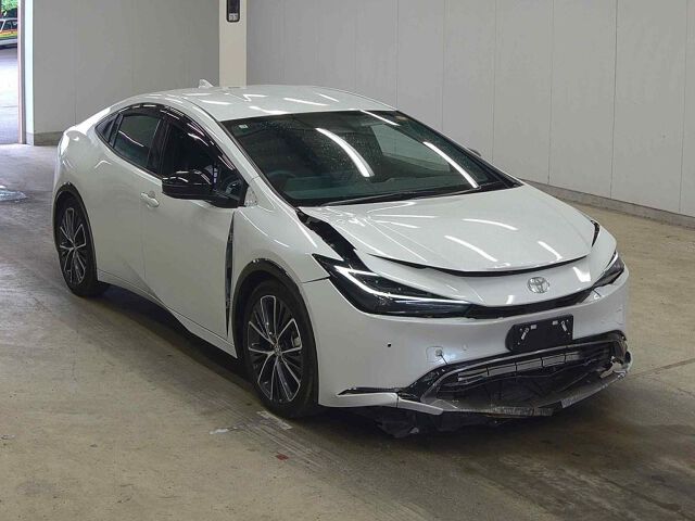 2025 Toyota Prius Z Japan auction vehicle
