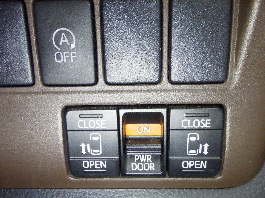 2015 Toyota Esquire Gi 8 people auction photo 10