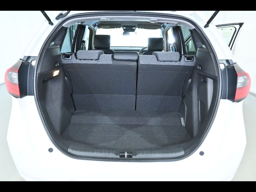 2025 Honda Fit e:HEVホーム auction photo 13