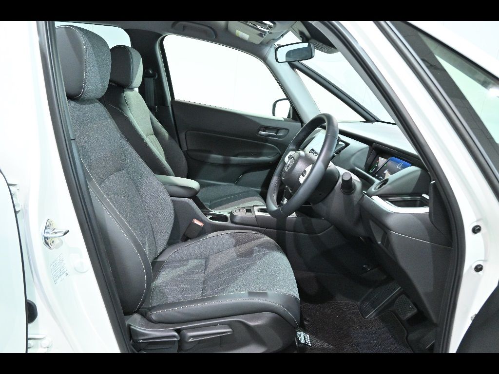 2025 Honda Fit e:HEVホーム auction photo 6
