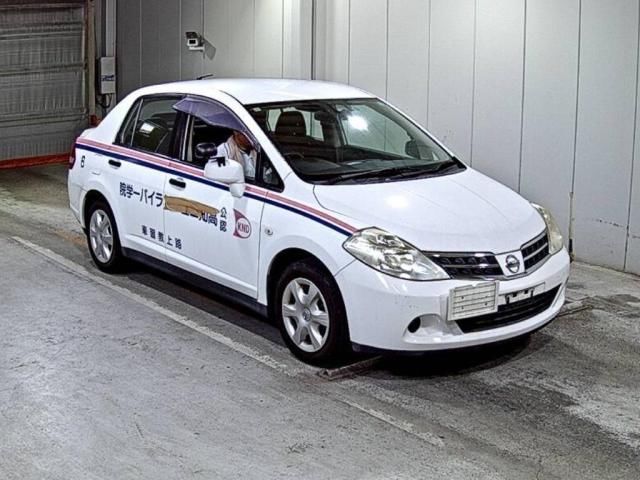 2010 Nissan ティーダラティオ 教習車 Japan auction vehicle