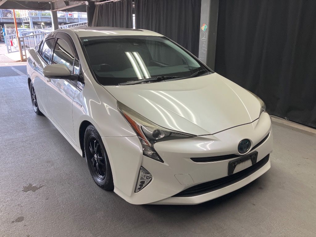 Japan Auction Vehicles 7 2016 Toyota Prius S auction photo