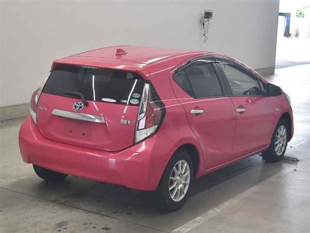 2015 Toyota Aqua S auction photo 5
