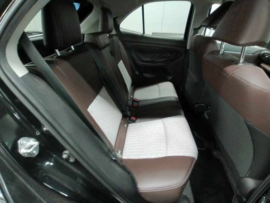 2022 Toyota Yaris Cross Z auction photo 12
