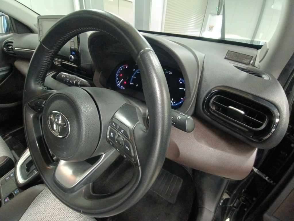 2022 Toyota Yaris Cross Z auction photo 9