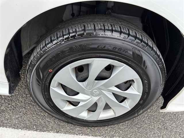 2023 Toyota Yaris G 4WD auction photo 8