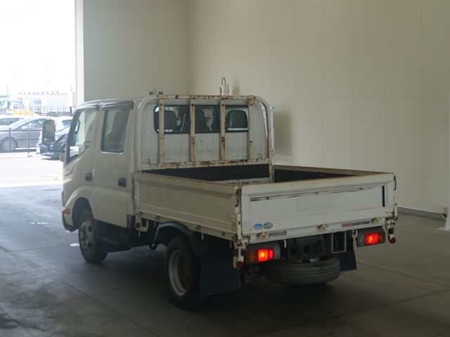 2018 Hino Dutro Wキャブ auction photo 2