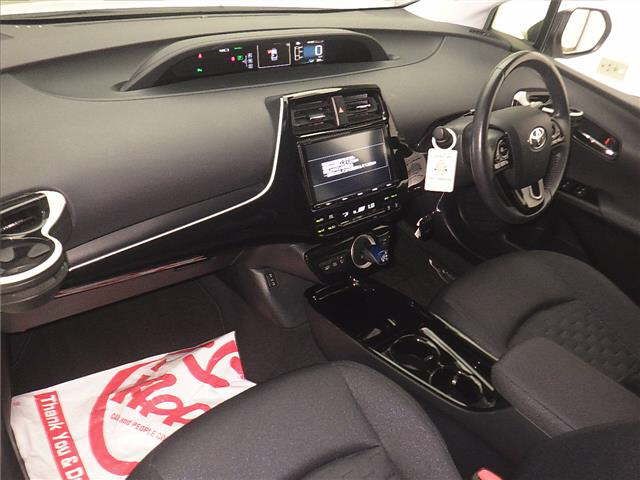 2018 Toyota Prius PHV S セーフティプラス auction photo 5