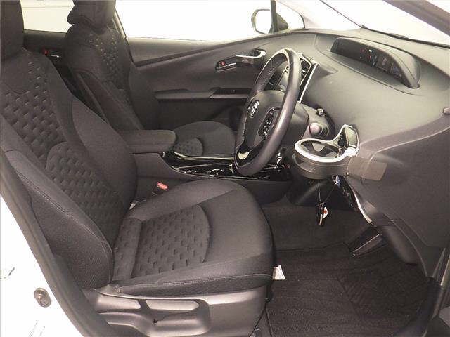 2018 Toyota Prius PHV S セーフティプラス auction photo 4