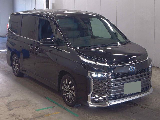 Japan Auction Vehicles 8 2023 Toyota Voxy Hybrid S-Z auction photo
