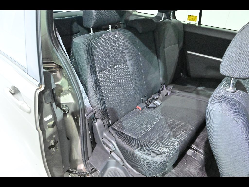 2007 Toyota Isis Platana auction photo 7