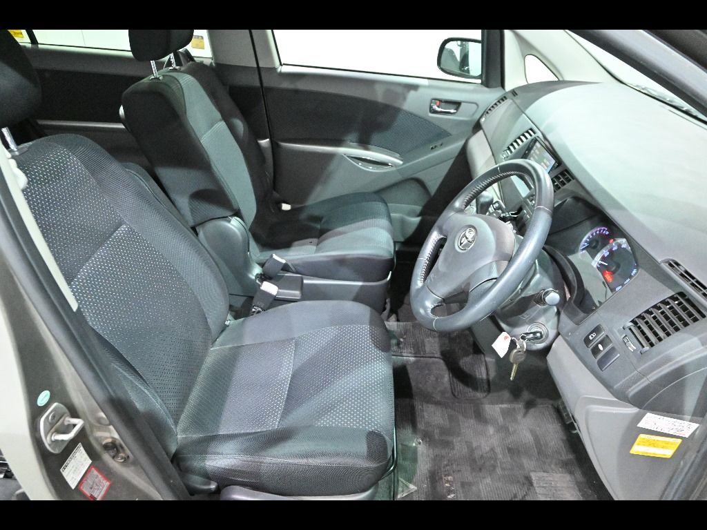 2007 Toyota Isis Platana auction photo 6