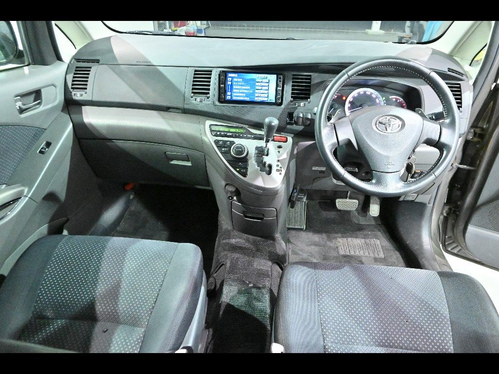 2007 Toyota Isis Platana auction photo 3