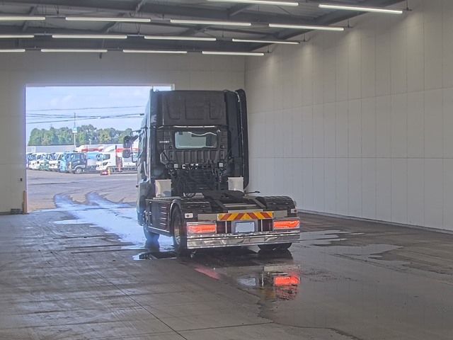 2020 Hino Profia tractor auction photo 2