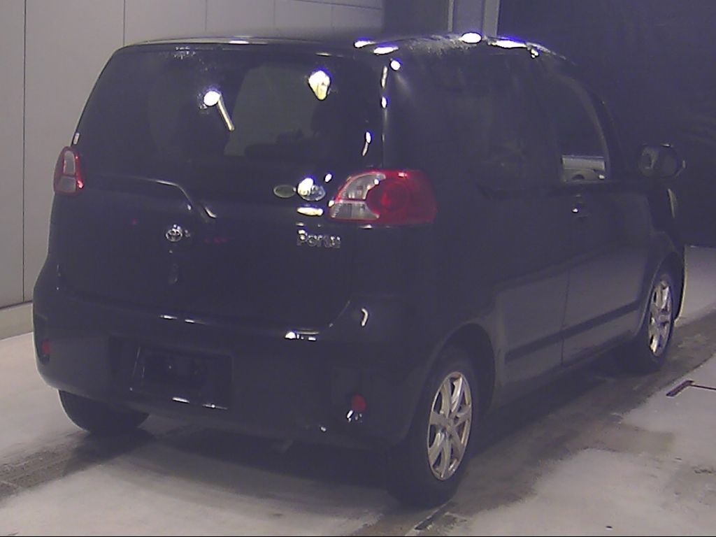 2009 Toyota Porte 130i C Package HID Selection auction photo 2
