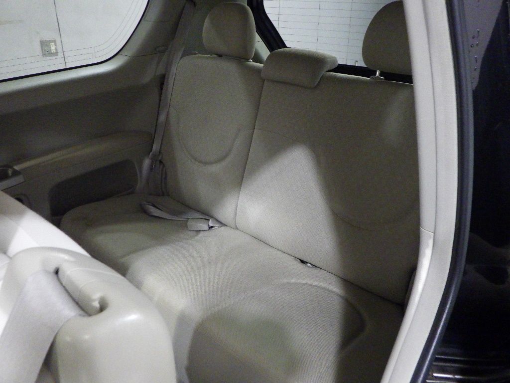 2009 Toyota Porte 130i C Package HID Selection auction photo 7