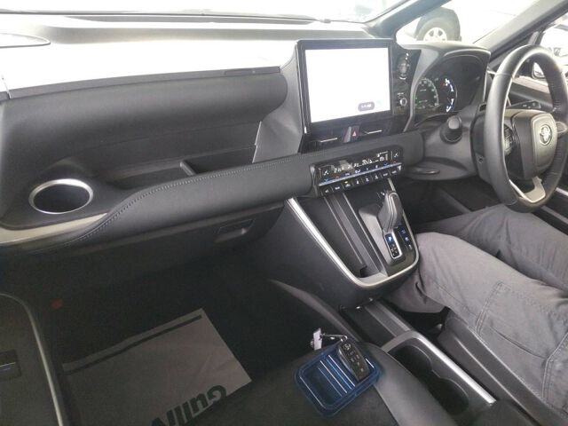 2024 Toyota Voxy Hybrid S-Z auction photo 3