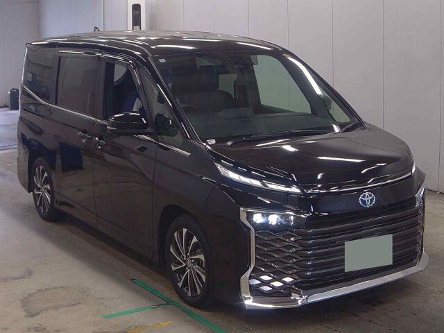 Japan Auction Vehicles 8 2024 Toyota Voxy Hybrid S-Z auction photo