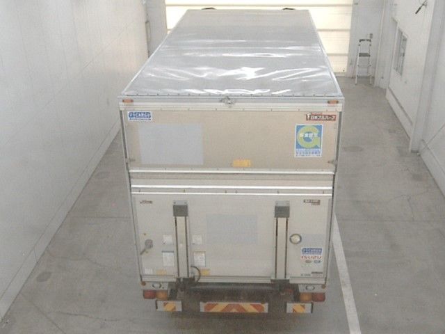 2021 Isuzu Forward Van auction photo 3