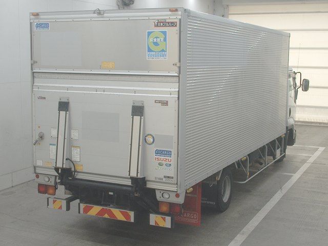 2021 Isuzu Forward Van auction photo 2