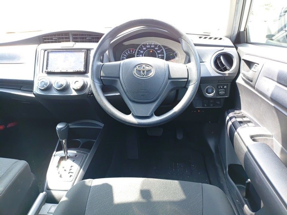 2020 Toyota カローラ アクシオ auction photo 3