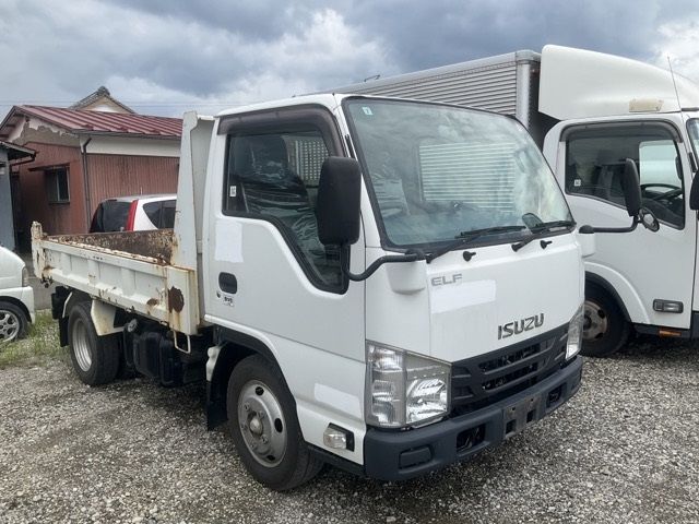 Japan Auction Vehicles 13 2018 Isuzu Elf dump auction photo