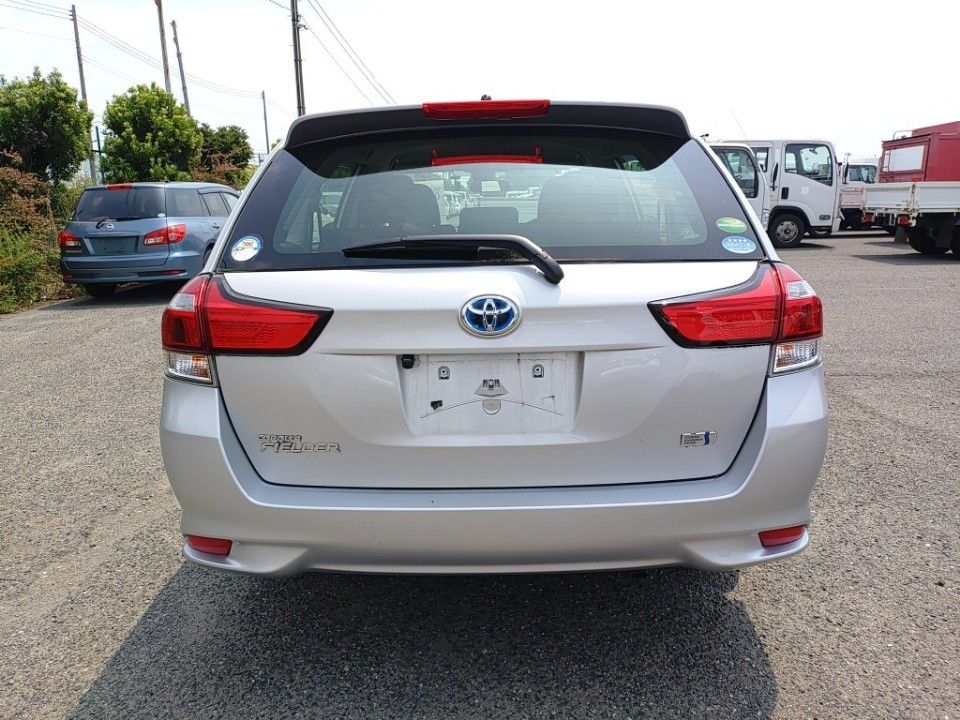 2018 Toyota Corolla Fielder auction photo 5
