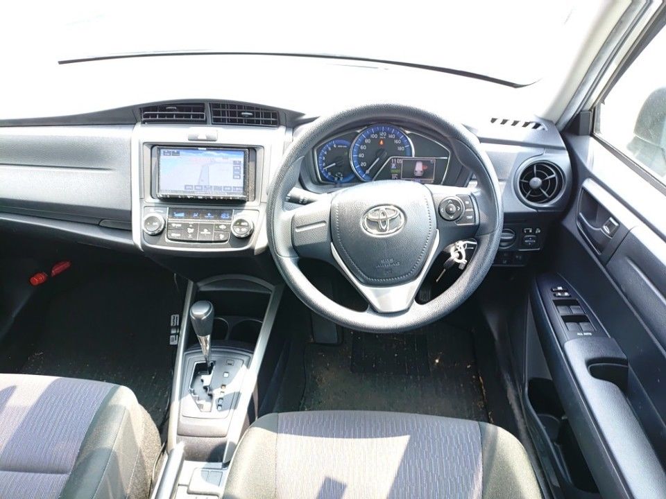 2018 Toyota Corolla Fielder auction photo 3