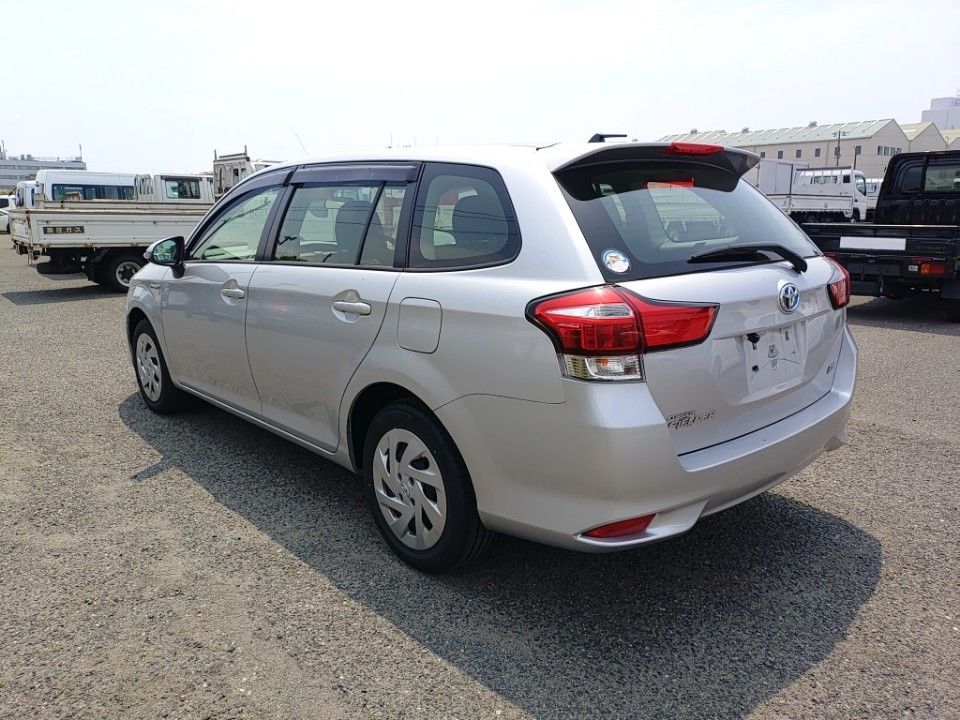 2018 Toyota Corolla Fielder auction photo 6