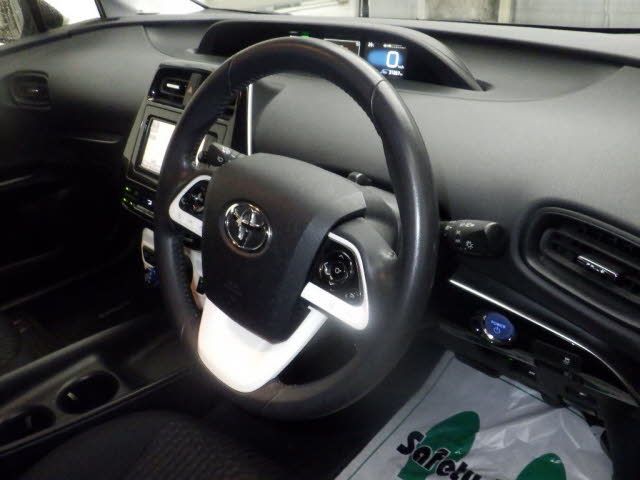2016 Toyota Prius S auction photo 3