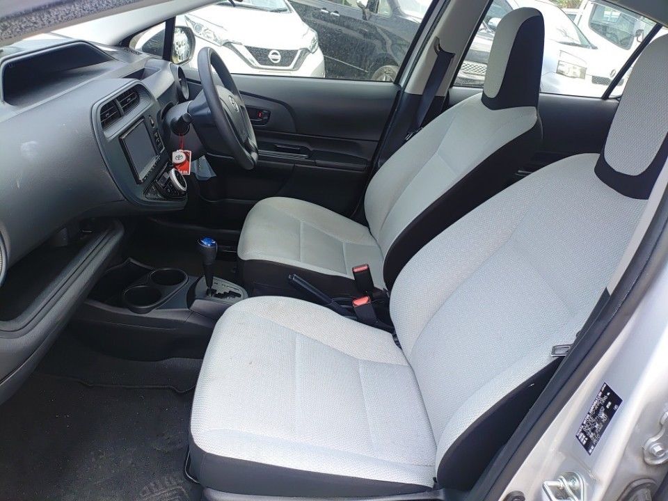 2021 Toyota Aqua auction photo 16